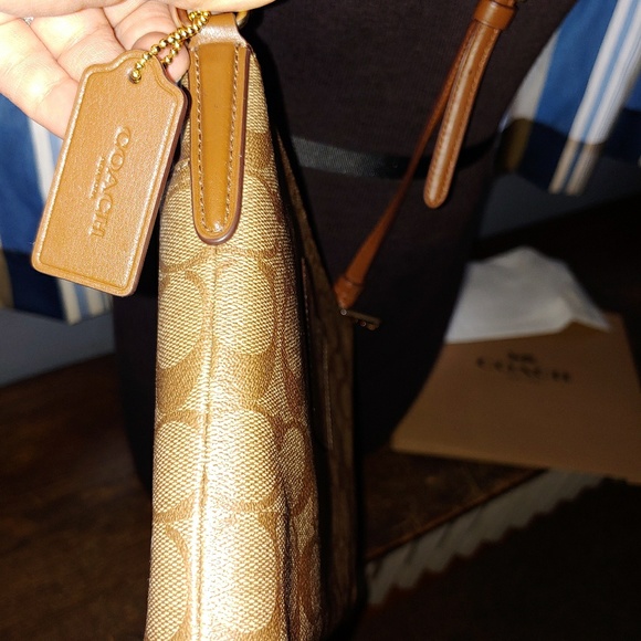 NWT Signature Crossbody with Pouch - Picture 5 of 6